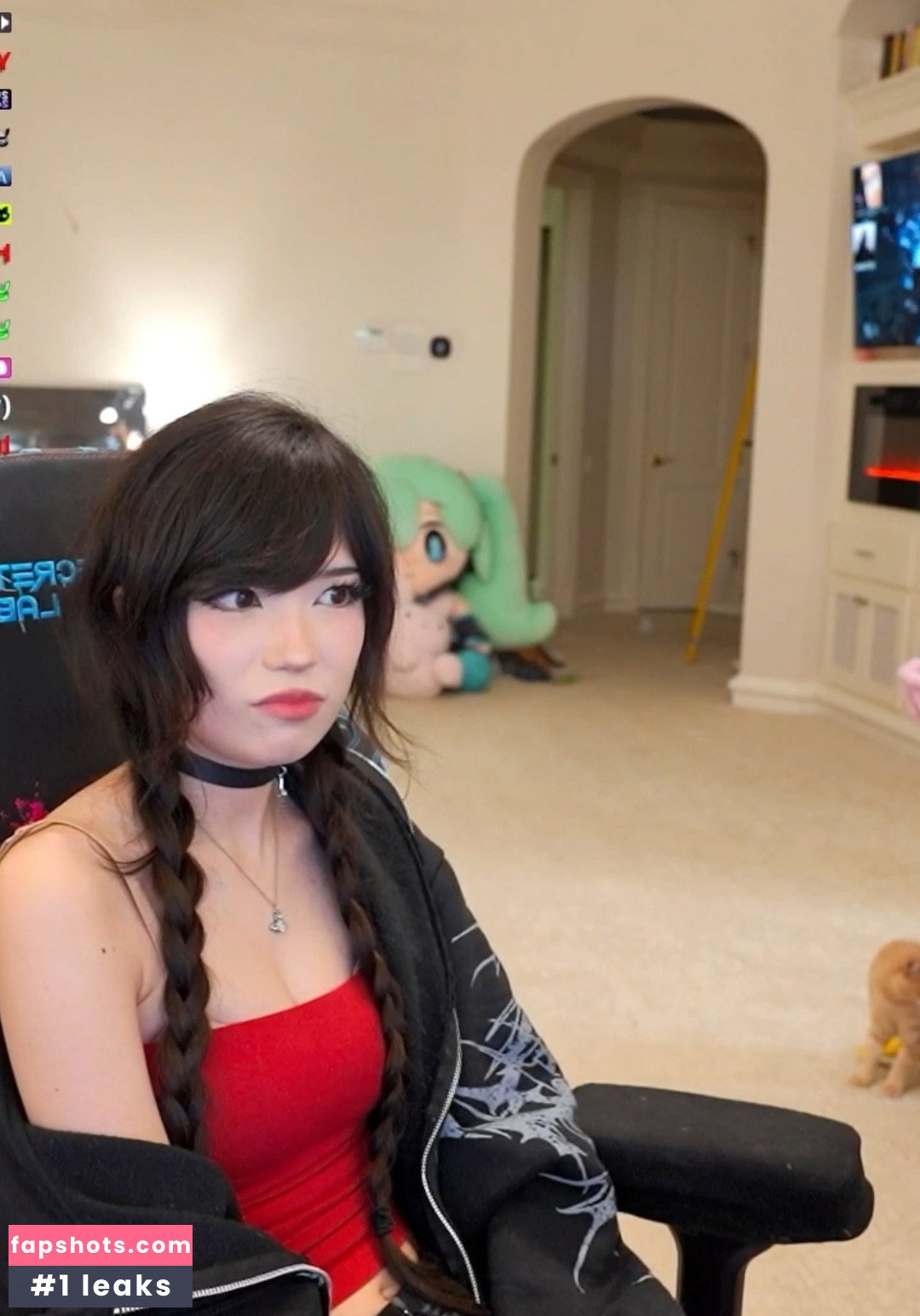 Emiru gallery photo #2659