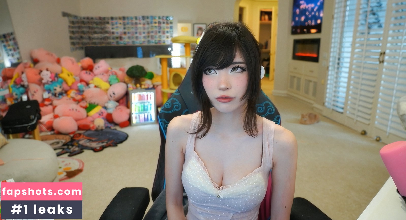 Emiru gallery photo #1426