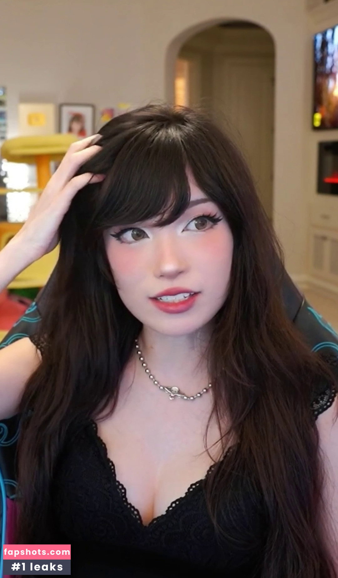 Emiru gallery photo #520