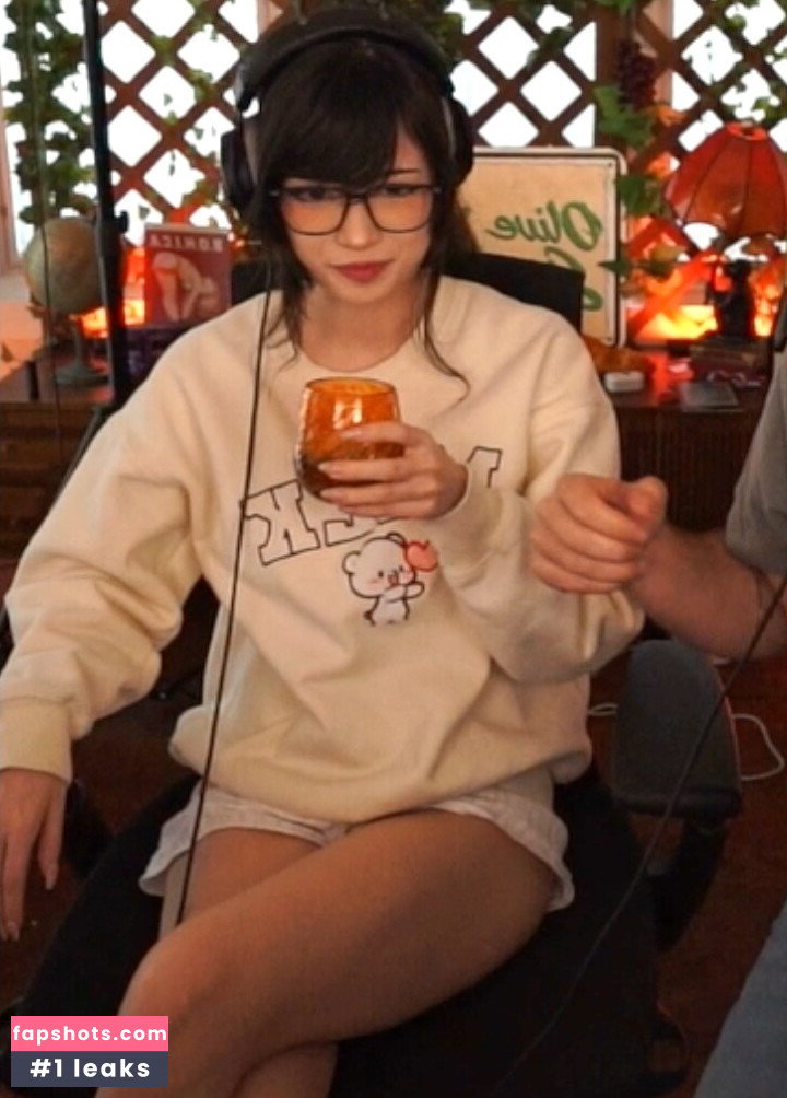 Emiru gallery photo #1196