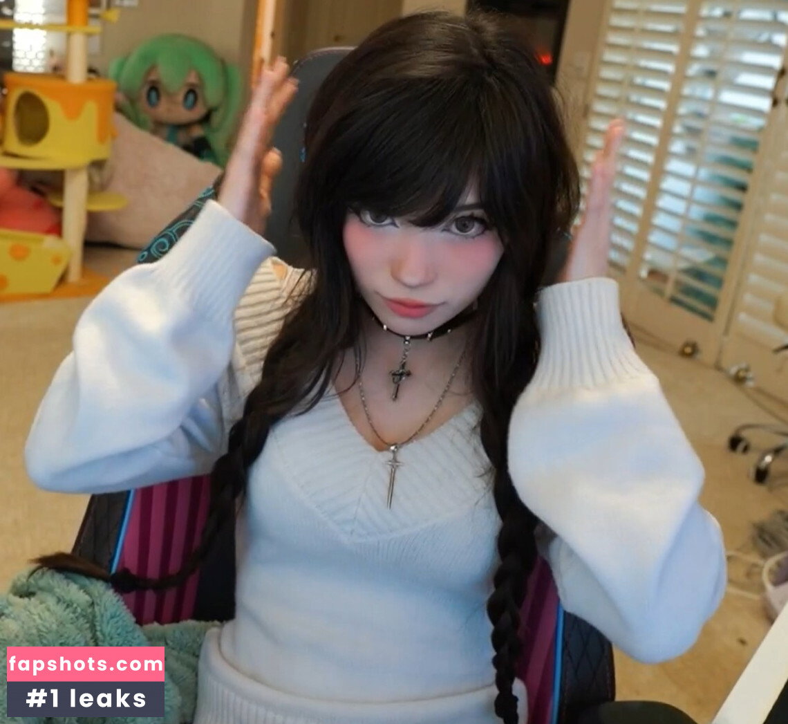 Emiru gallery photo #4052