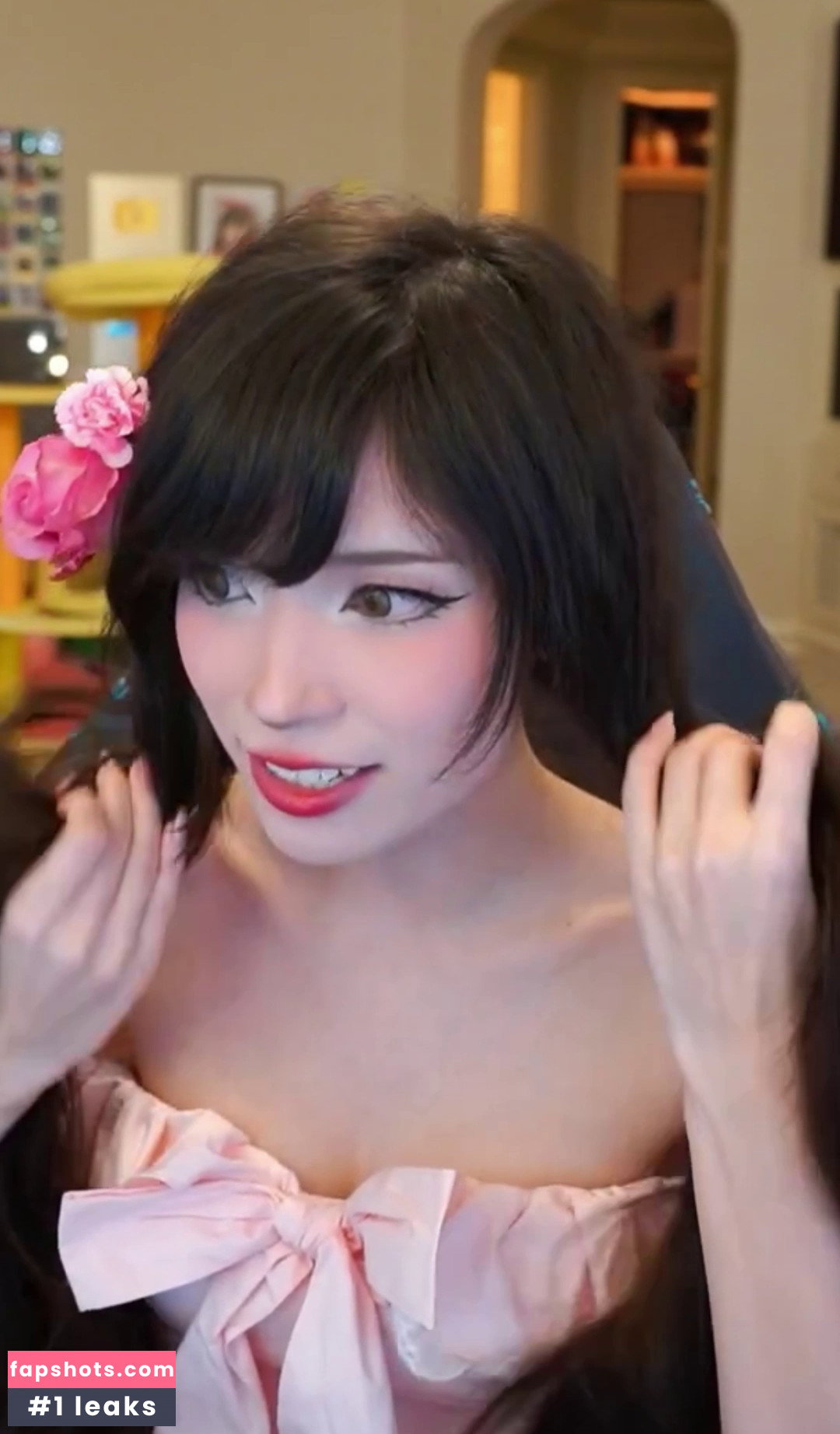 Emiru gallery photo #71