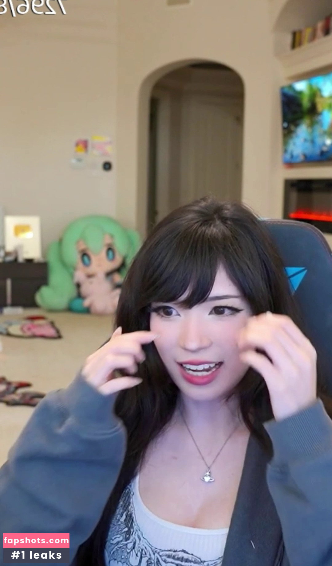 Emiru gallery photo #1763