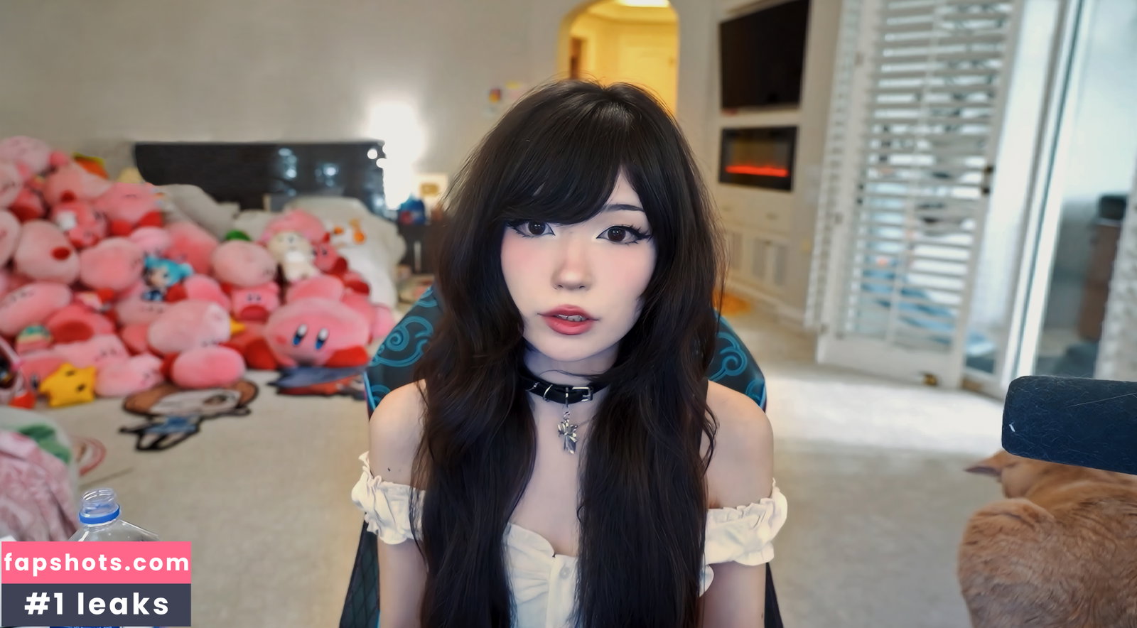Emiru gallery photo #32