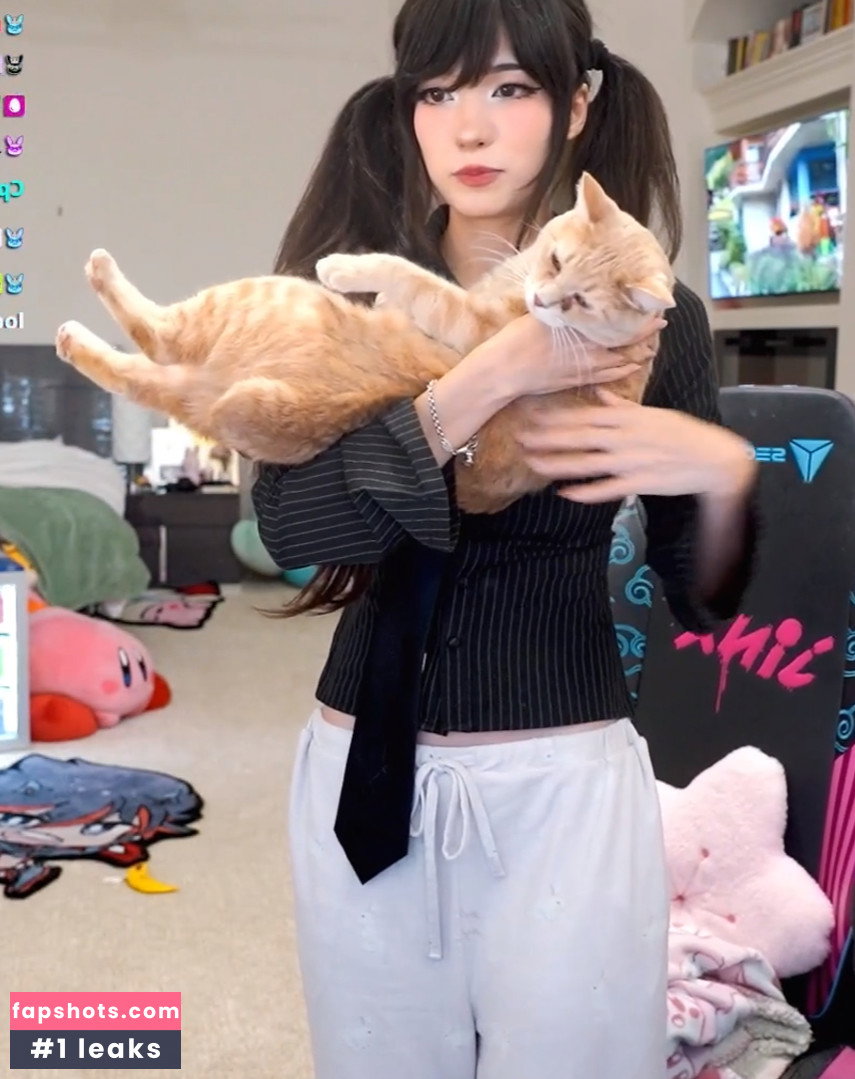 Emiru gallery photo #409