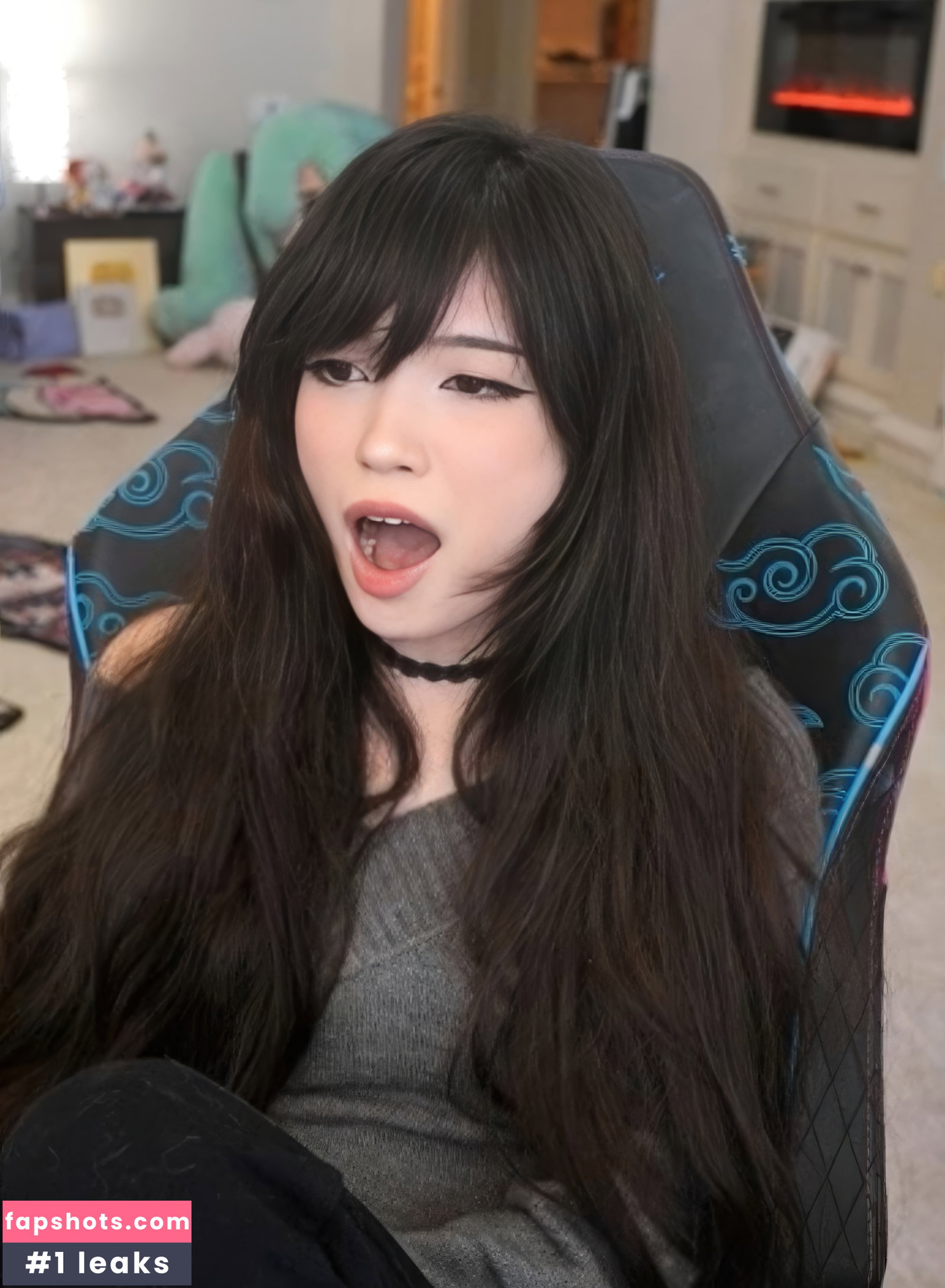 Emiru gallery photo #4787