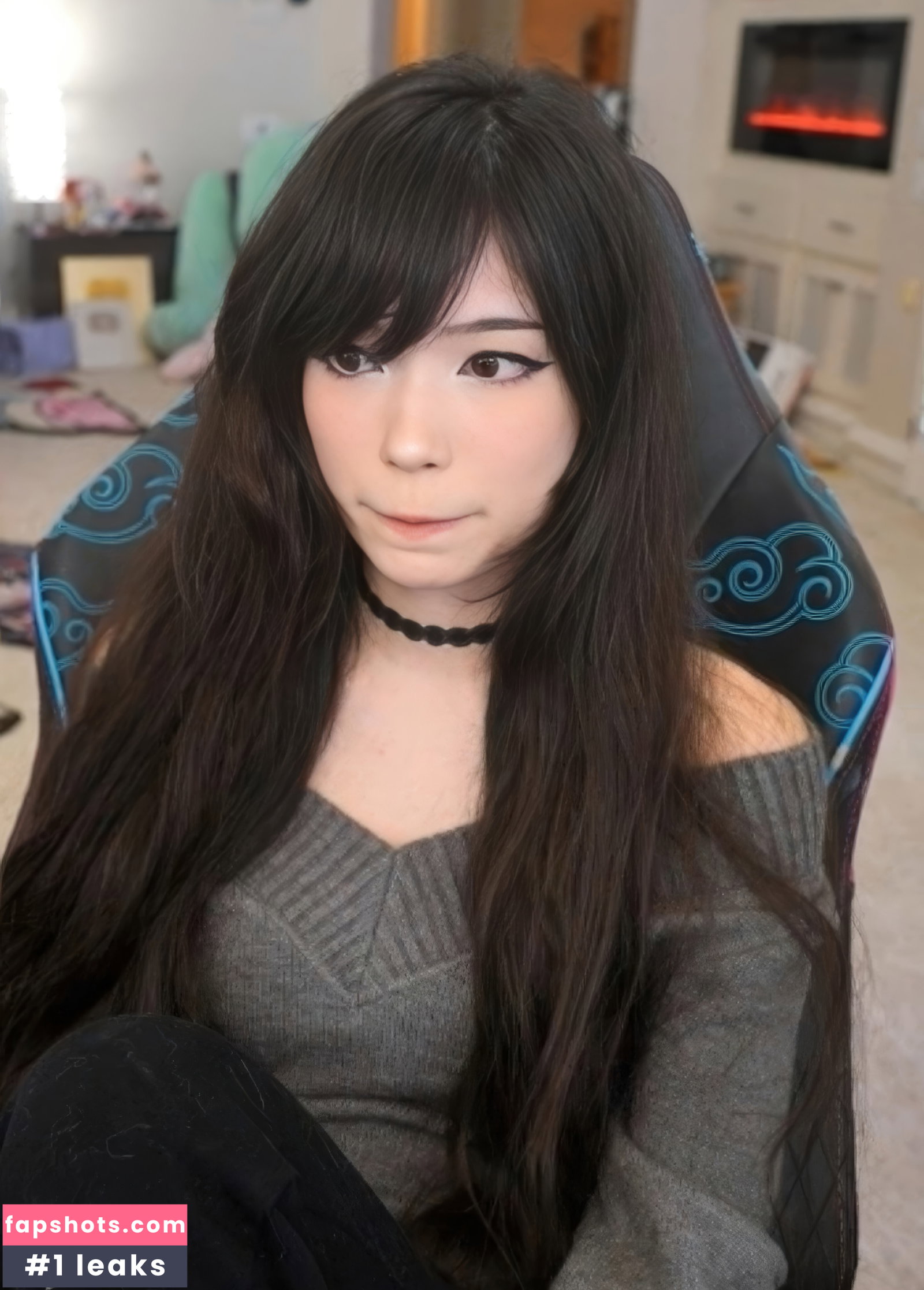 Emiru gallery photo #3598