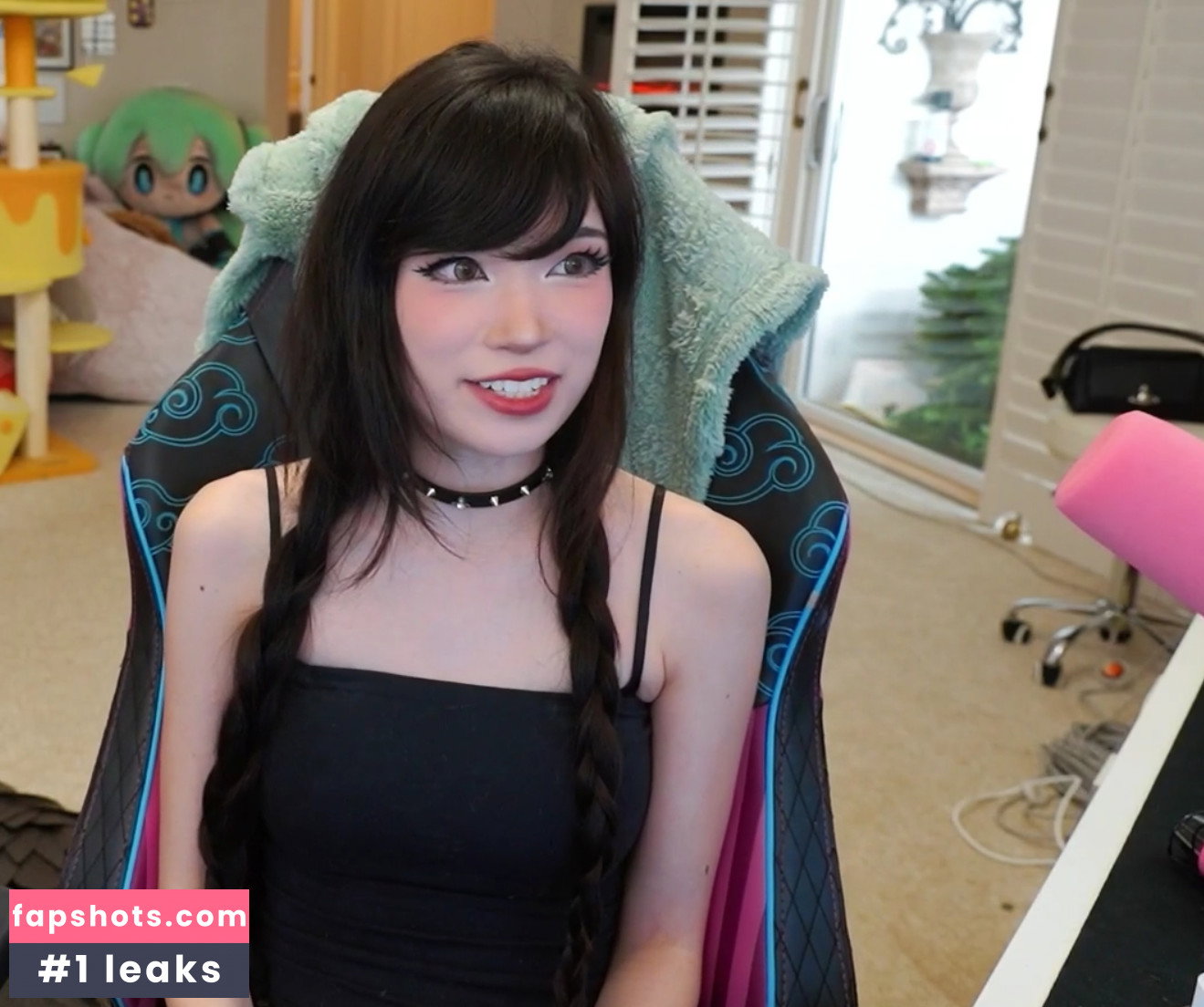 Emiru gallery photo #3753