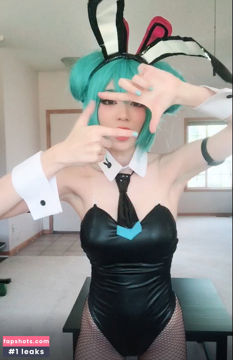 Emiru gallery photo #1702