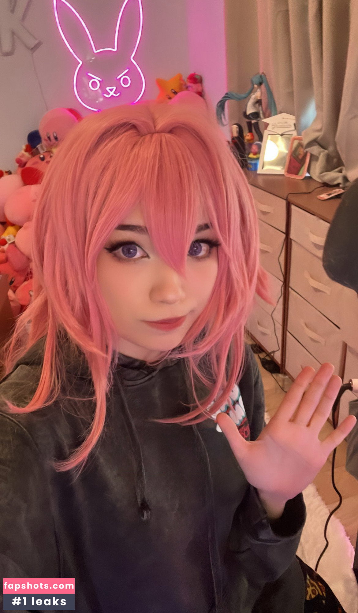 Emiru gallery photo #2935