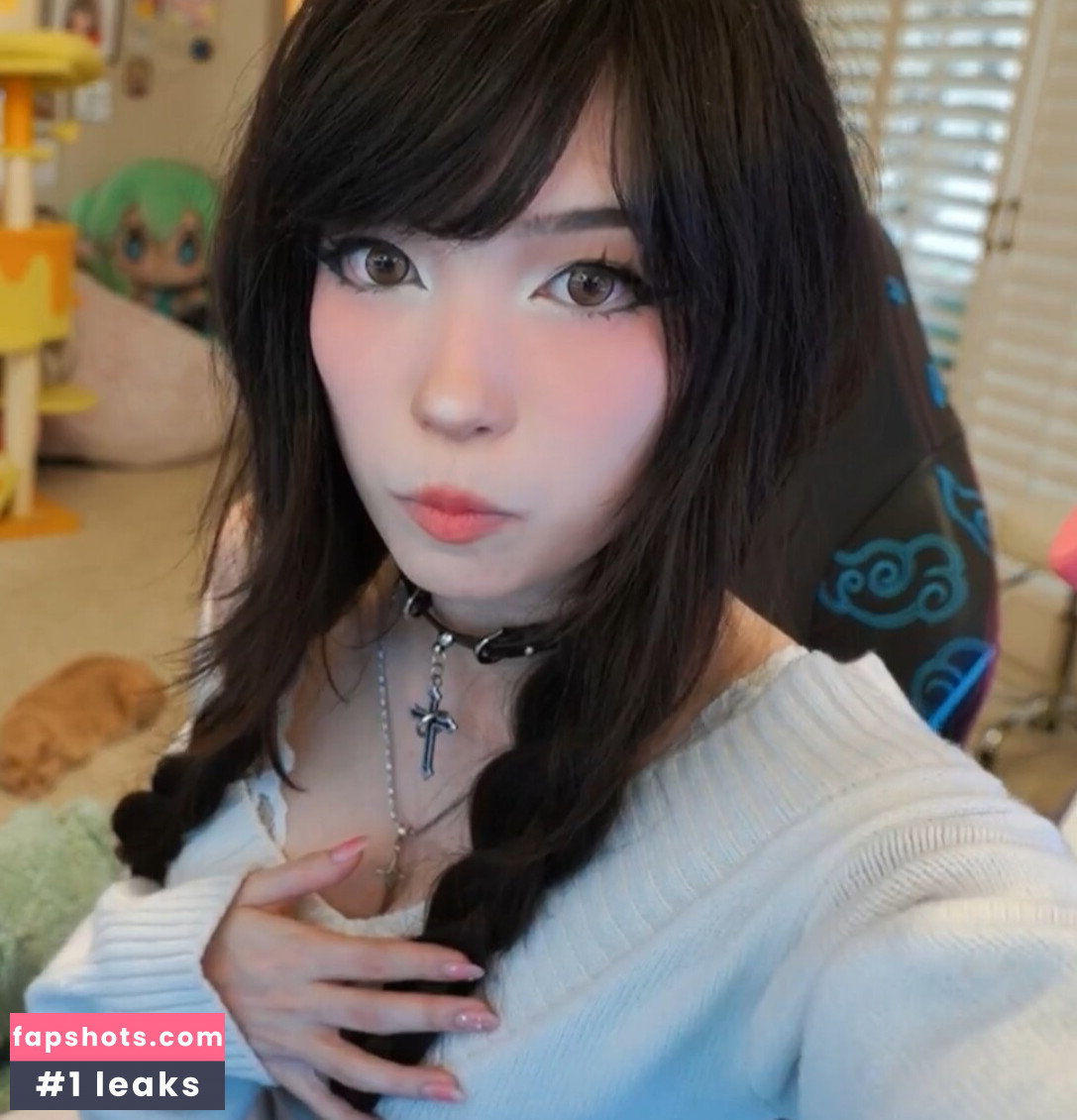 Emiru gallery photo #849