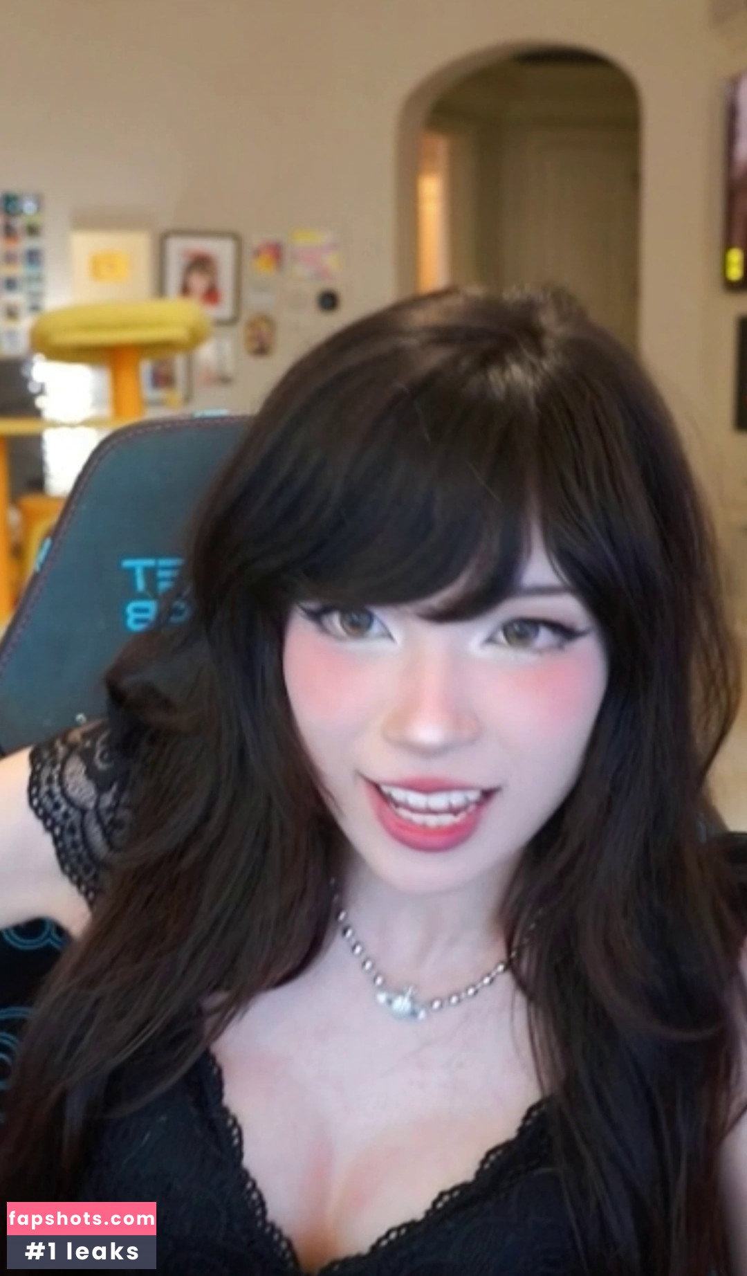 Emiru gallery photo #4963