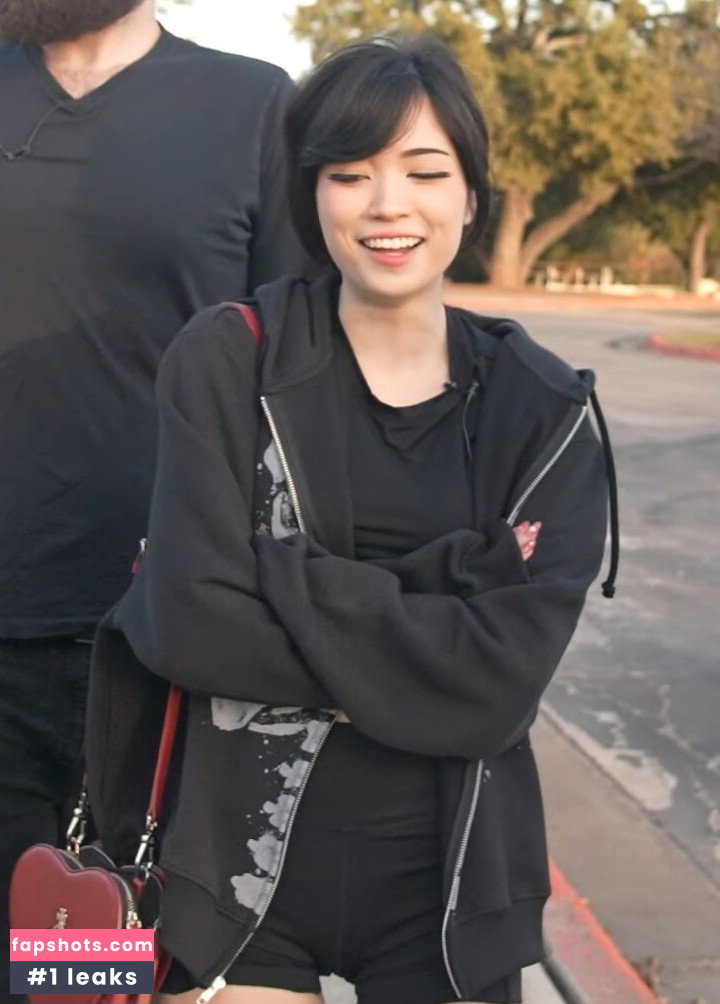 Emiru gallery photo #1749