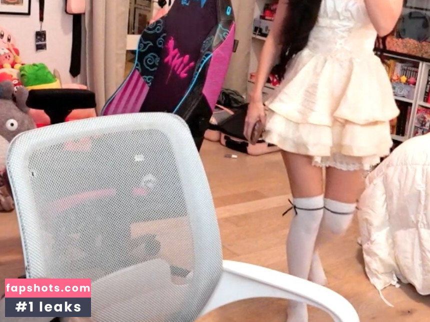 Emiru gallery photo #817