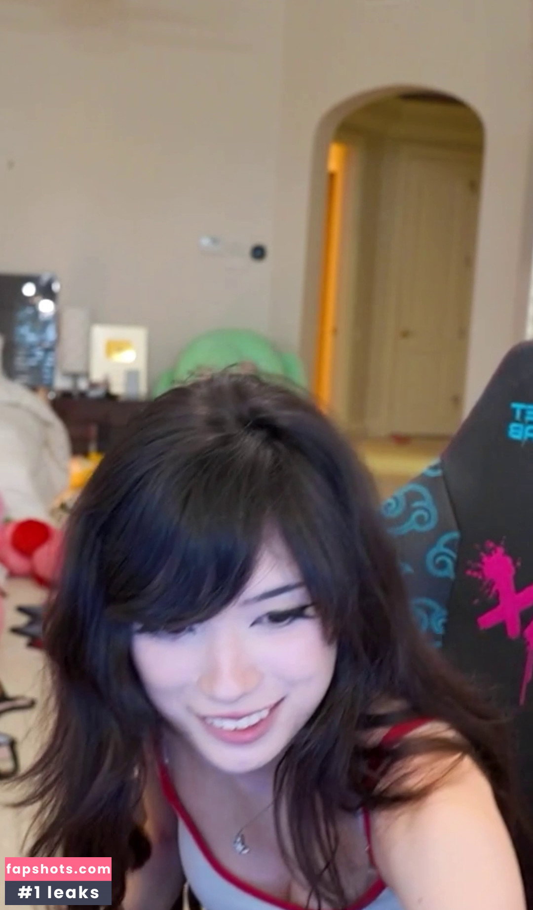 Emiru gallery photo #5194