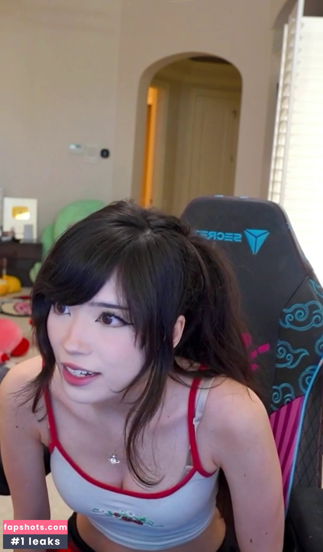 Emiru gallery photo #4853