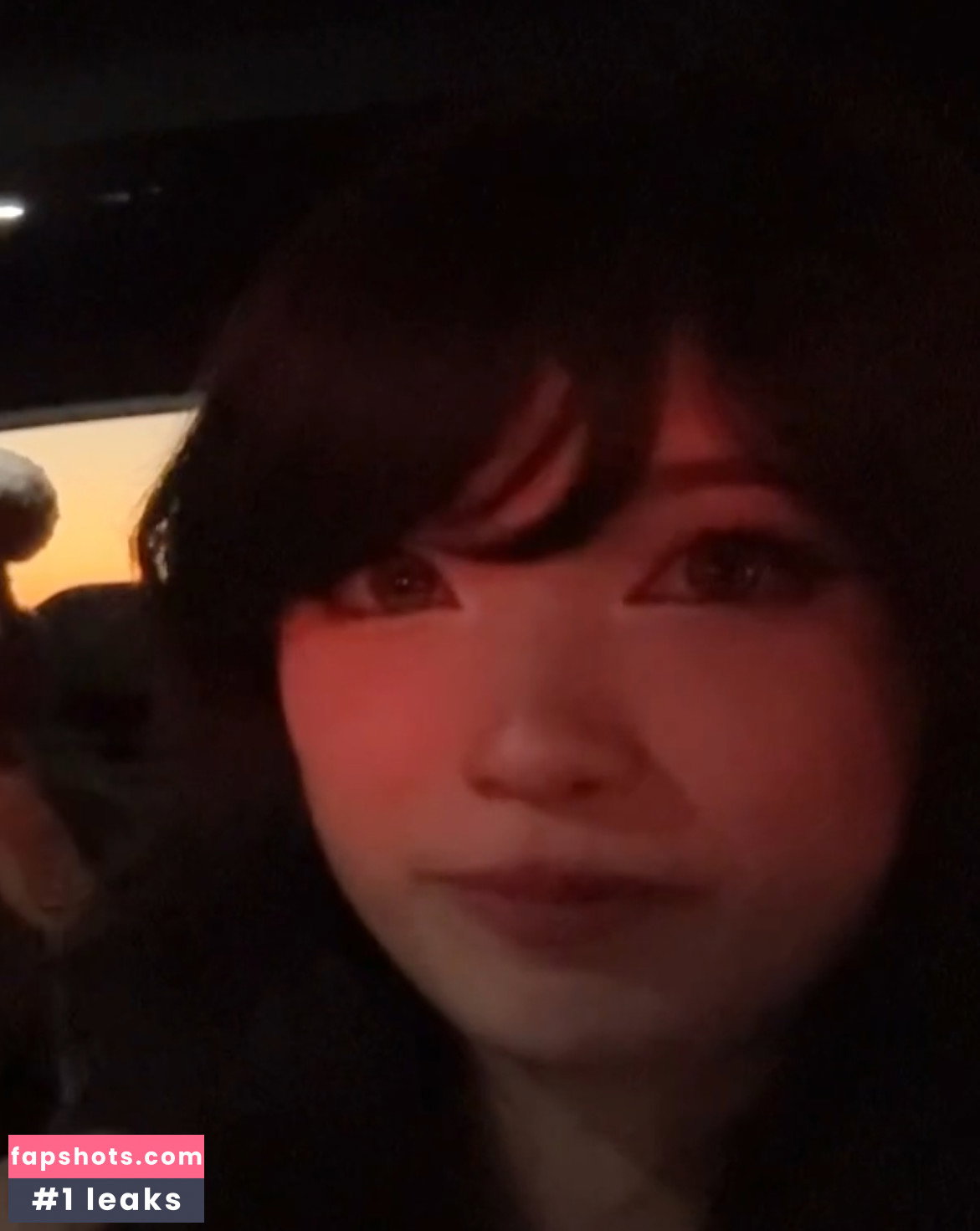 Emiru gallery photo #698