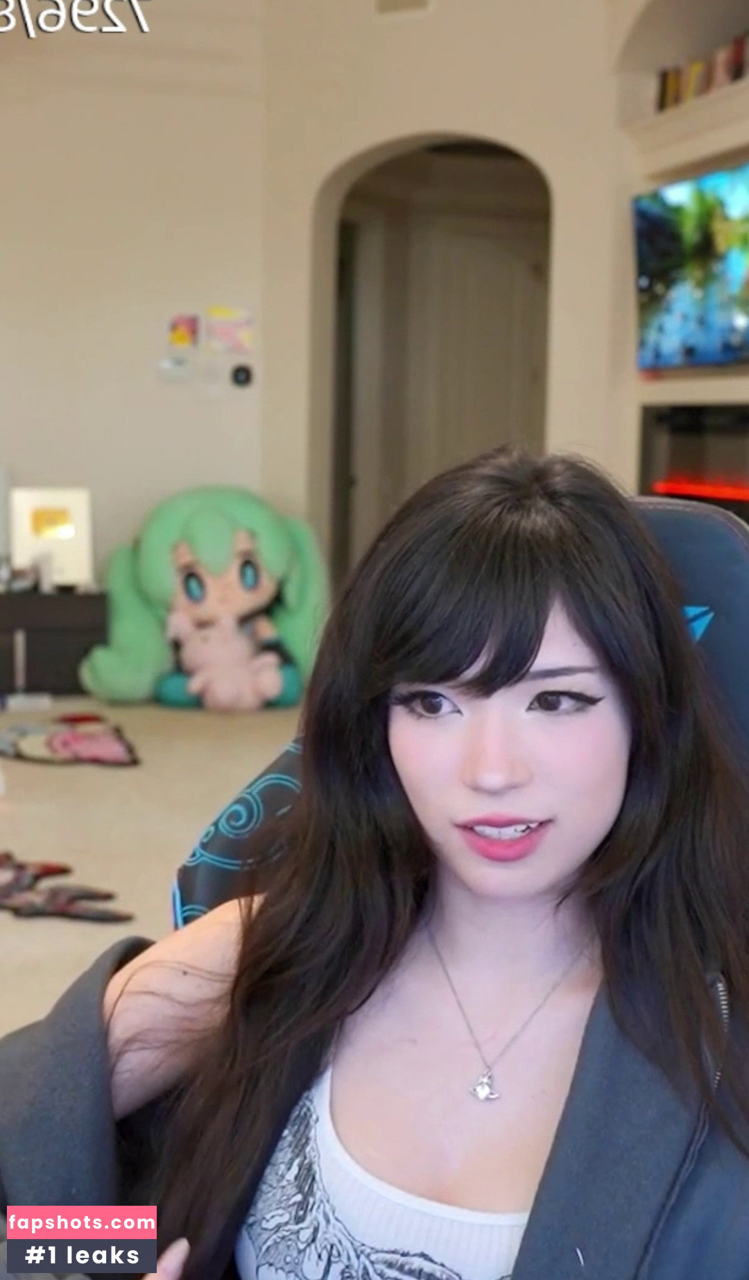 Emiru gallery photo #3726