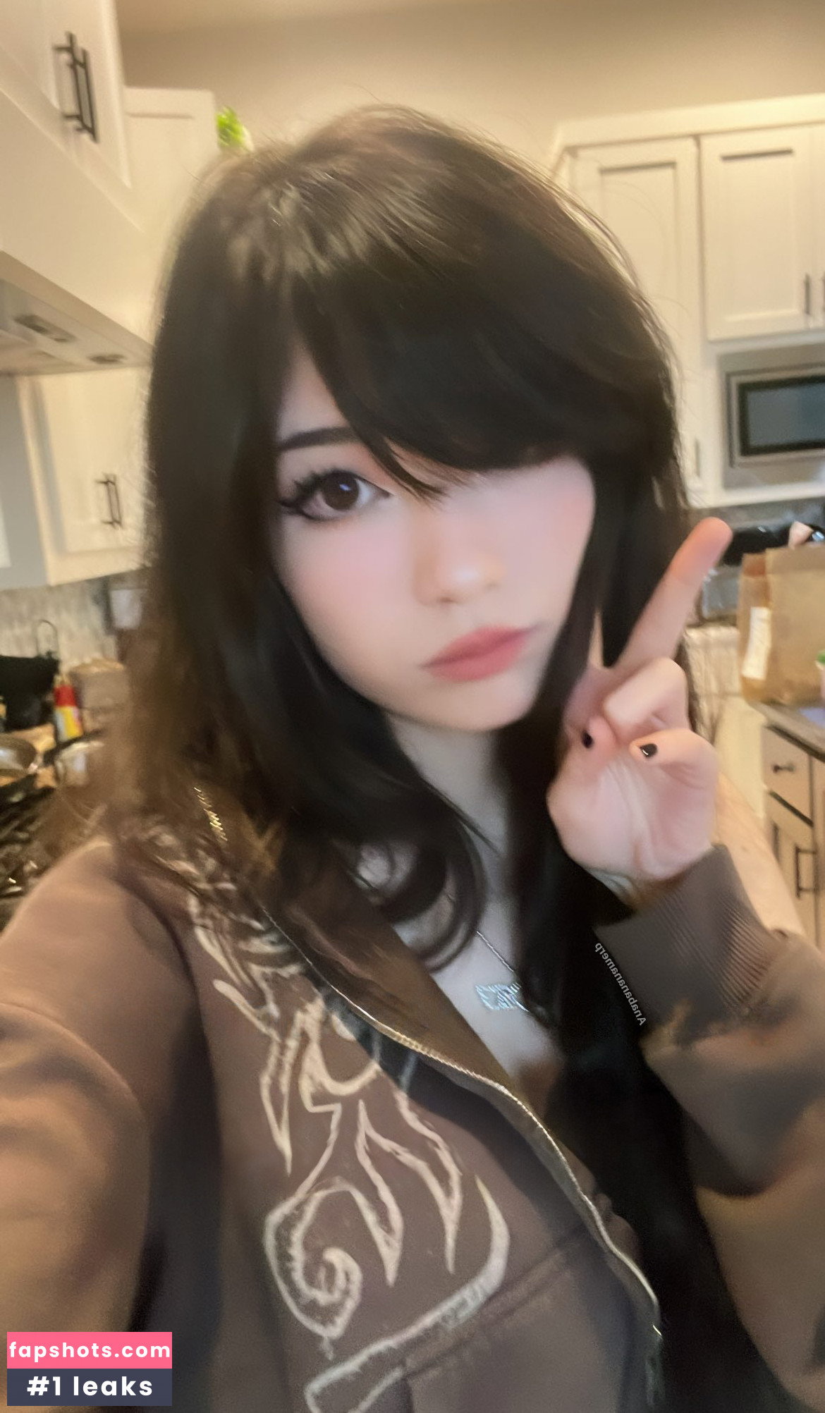 Emiru gallery photo #836