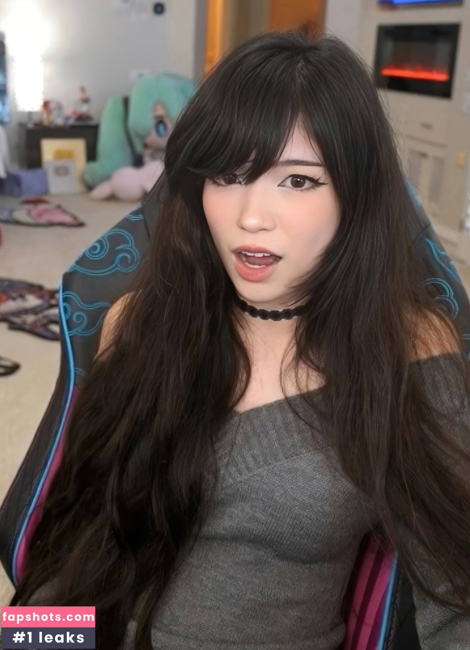 Emiru gallery photo #1854