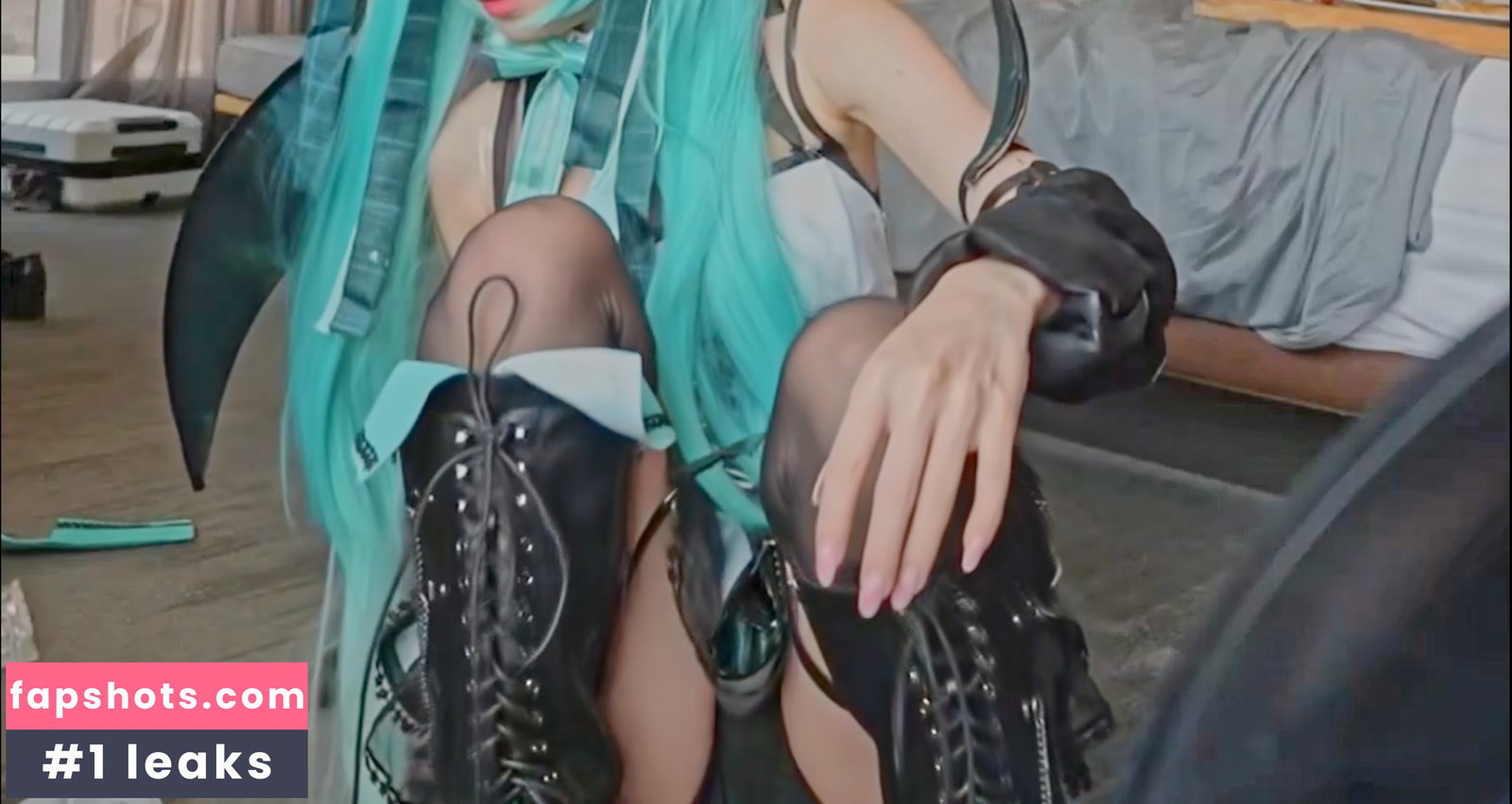 Emiru gallery photo #1812