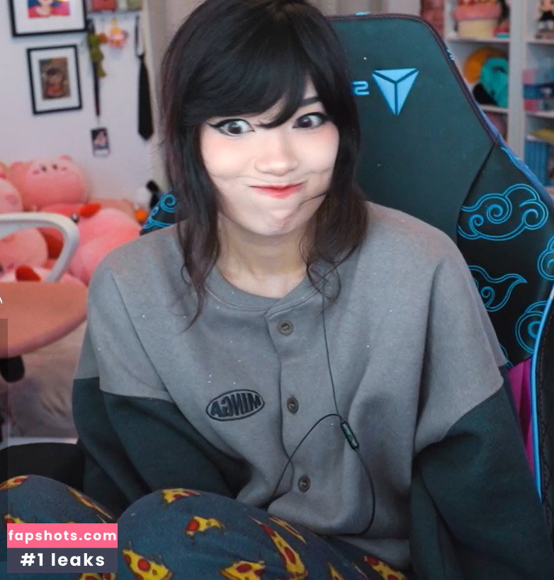 Emiru gallery photo #1840