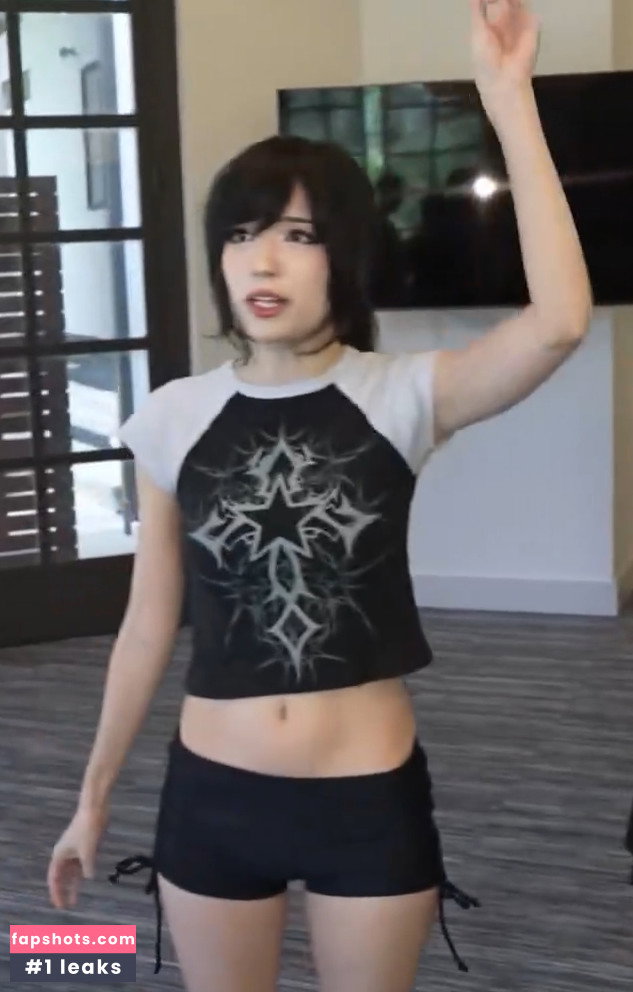 Emiru gallery photo #1561