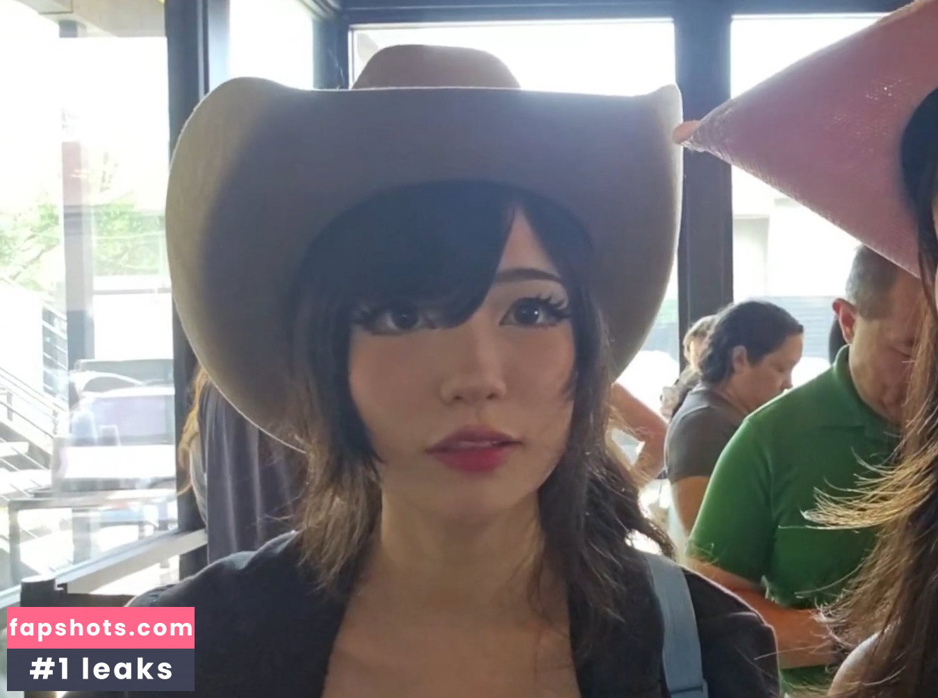 Emiru gallery photo #4918