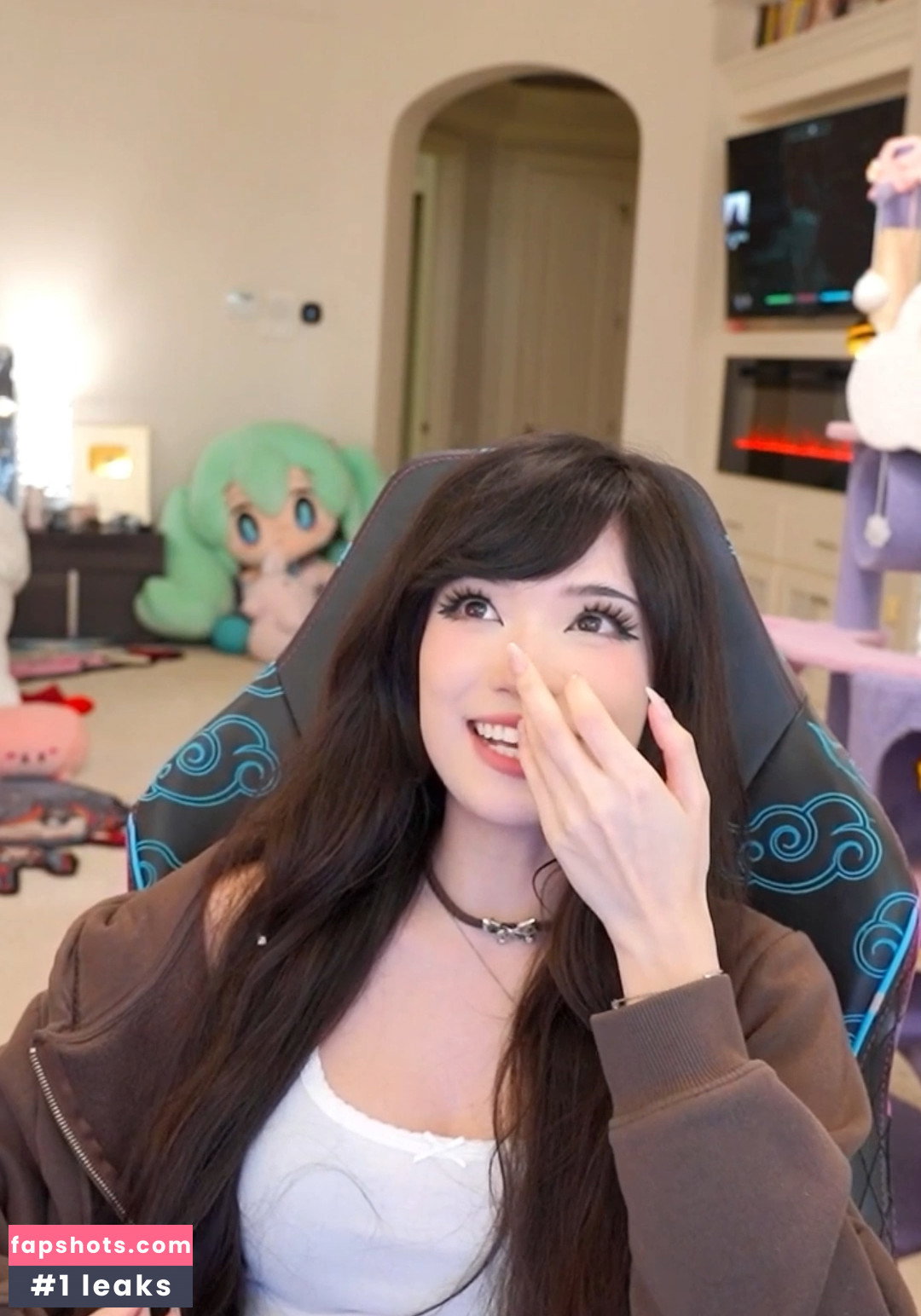 Emiru gallery photo #4391