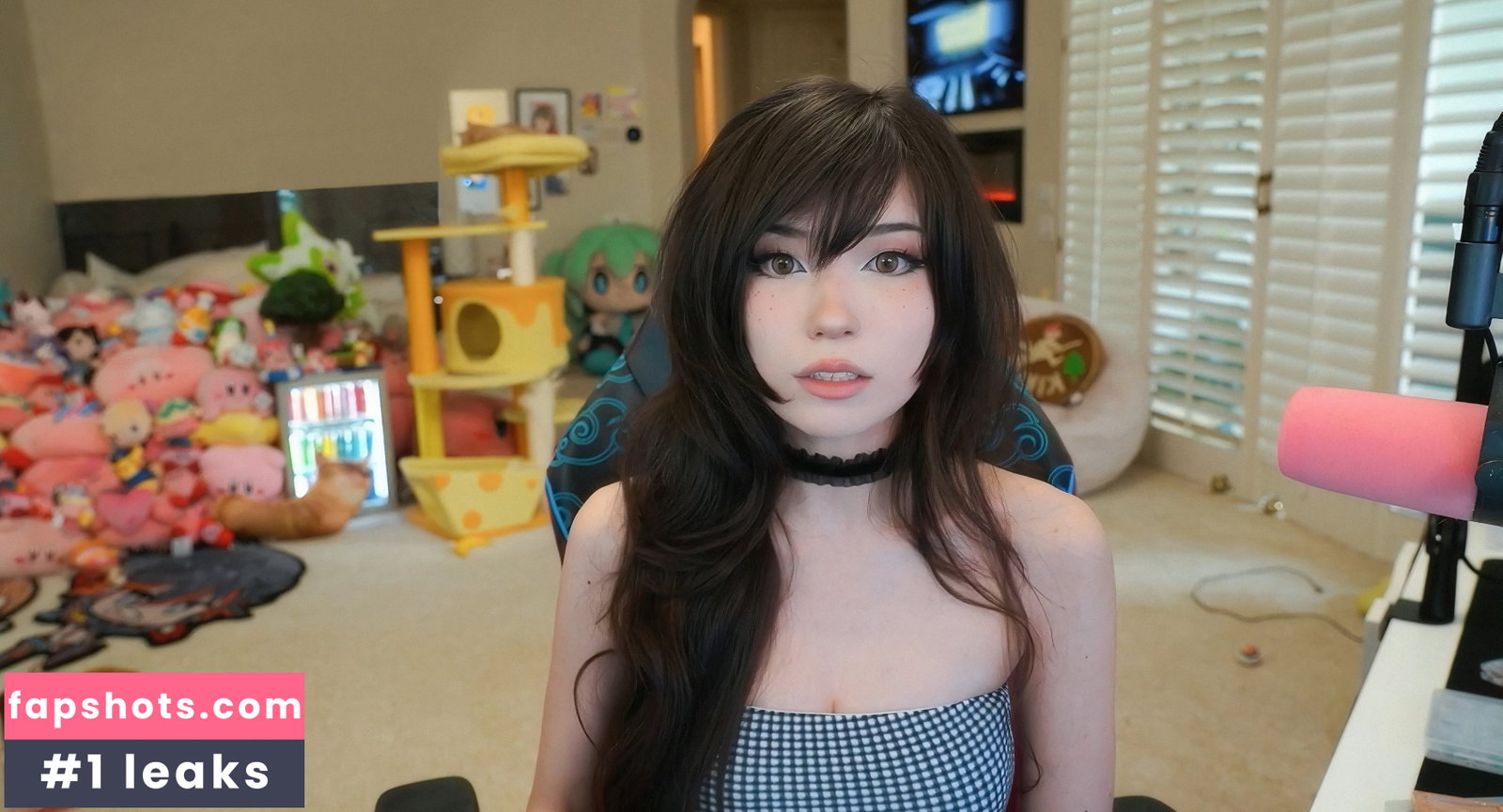 Emiru gallery photo #1724