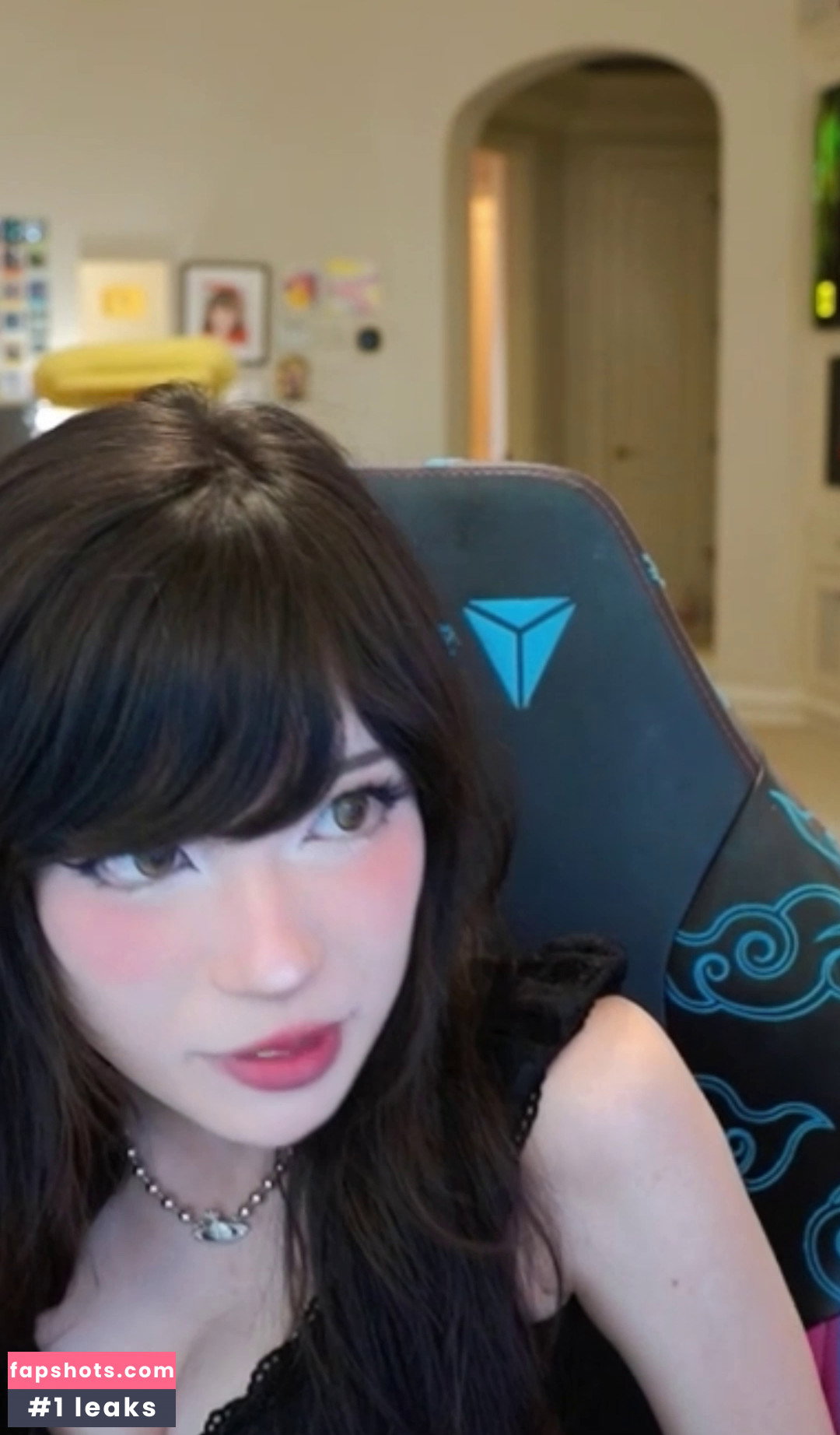 Emiru gallery photo #3936