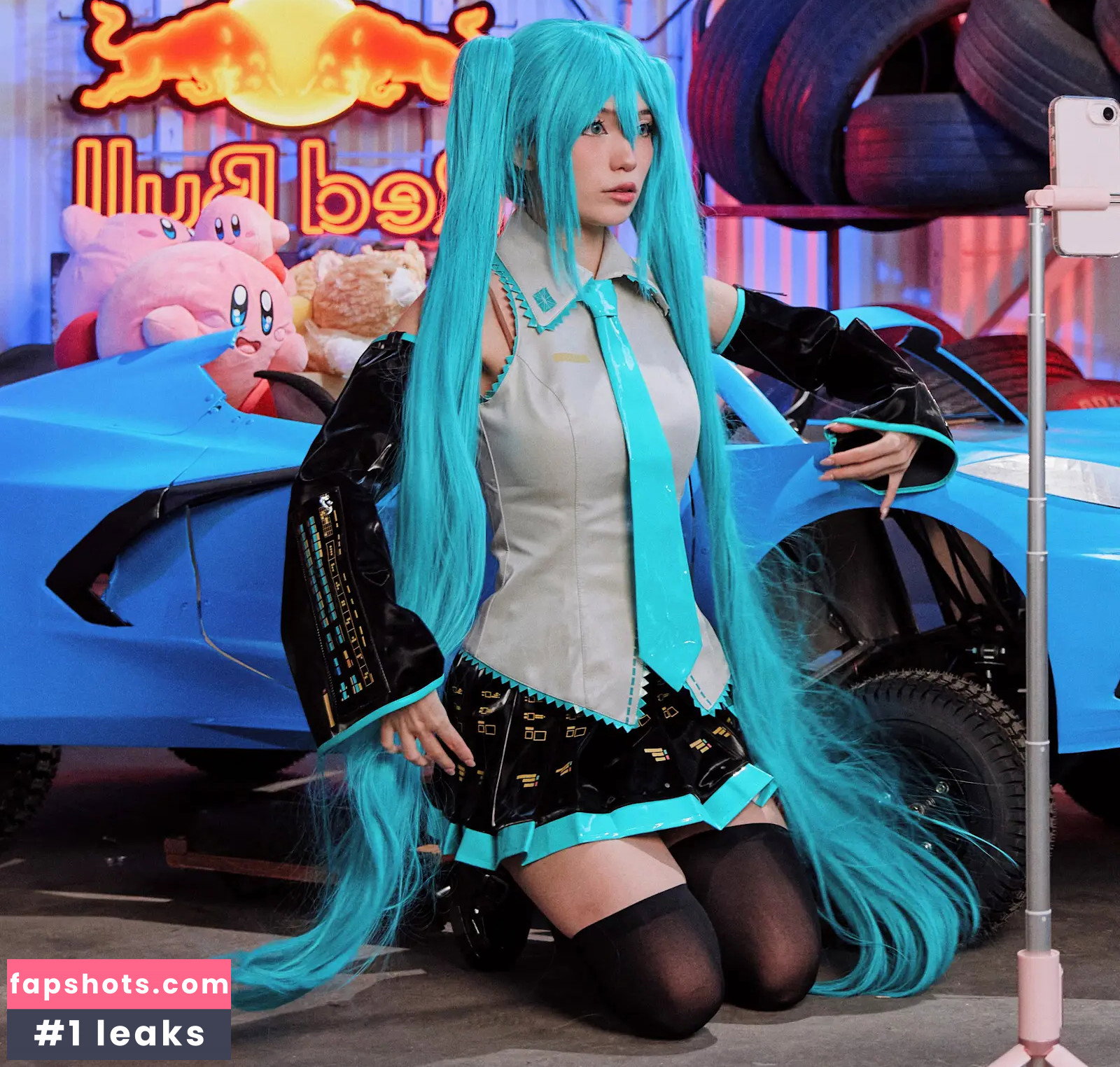 Emiru gallery photo #997