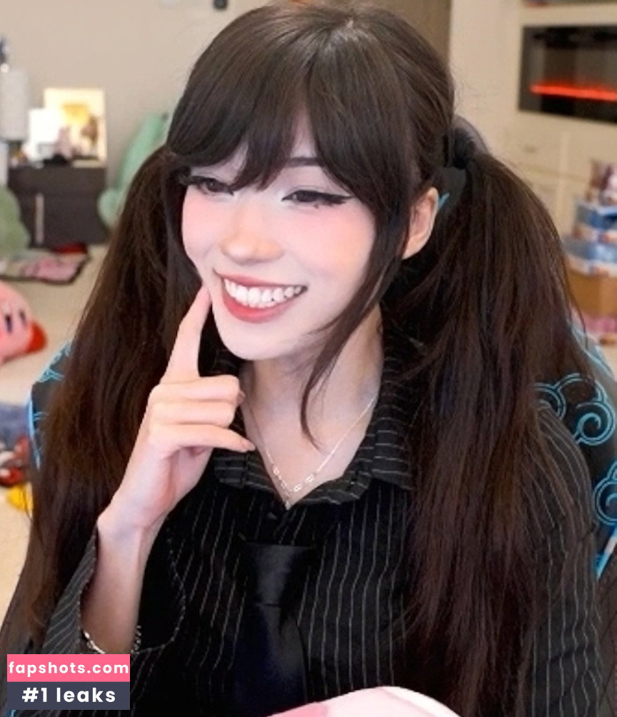 Emiru gallery photo #1563