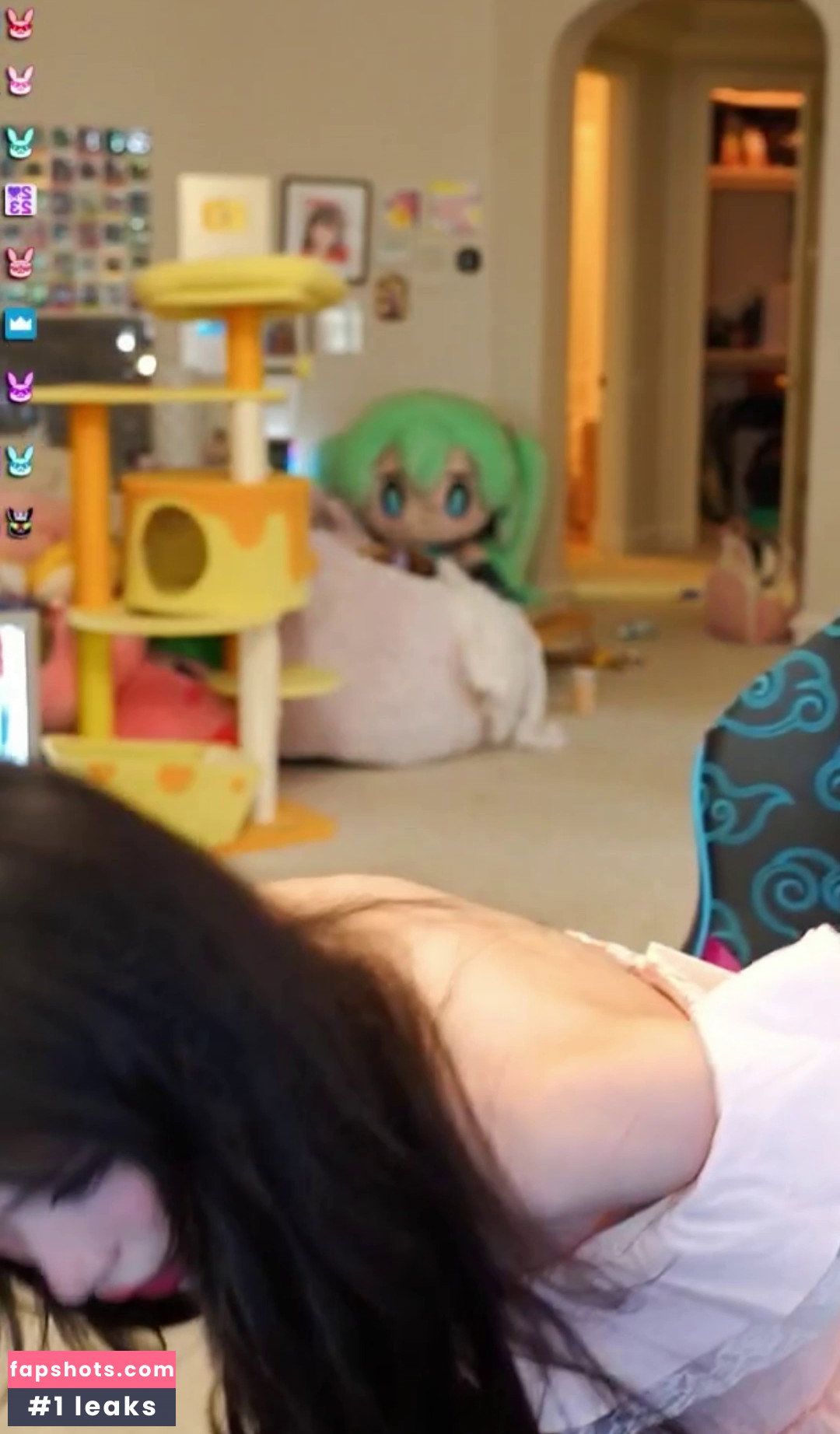 Emiru gallery photo #2989