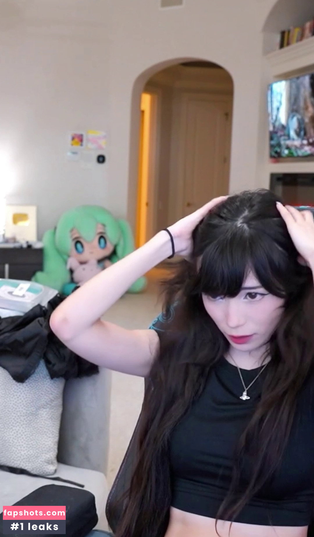 Emiru gallery photo #544