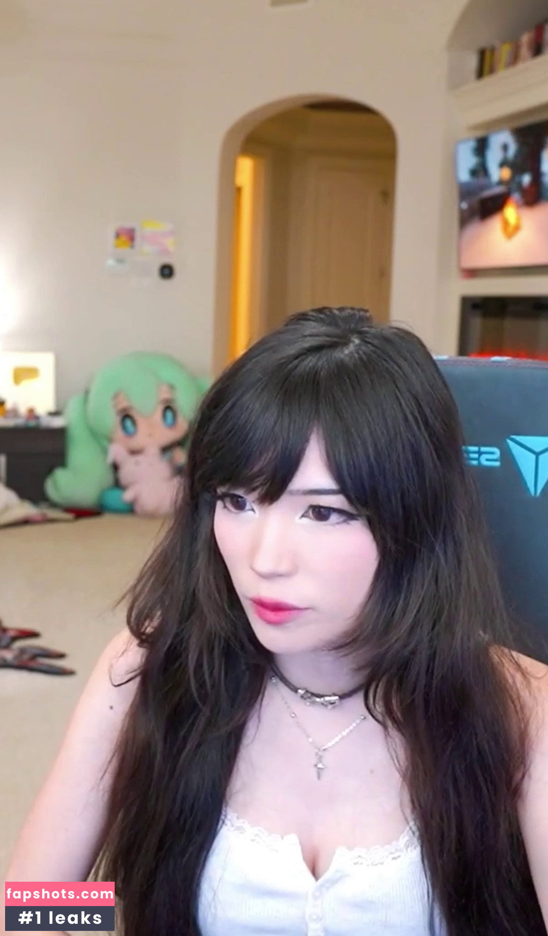 Emiru gallery photo #1760