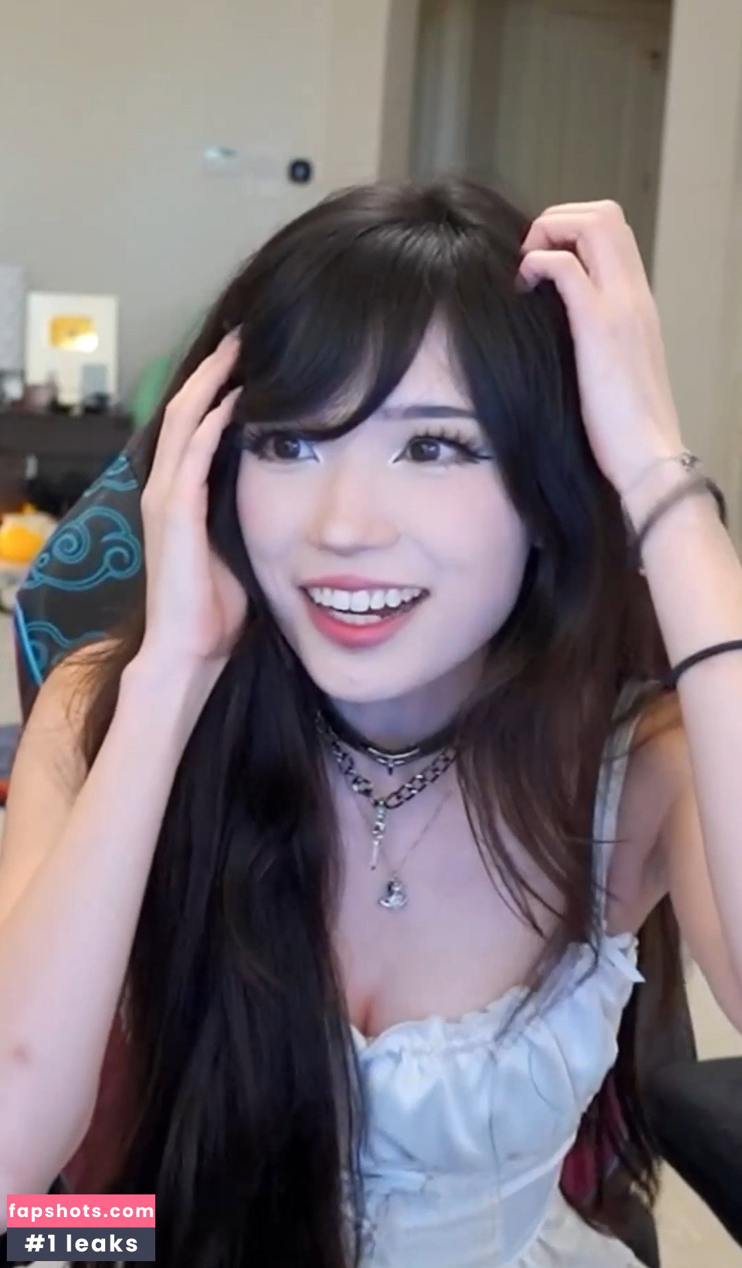Emiru gallery photo #4857