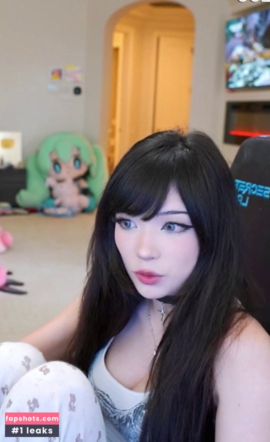 Emiru gallery photo #504