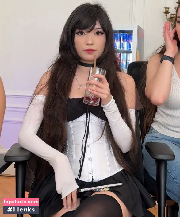 Emiru gallery photo #1361