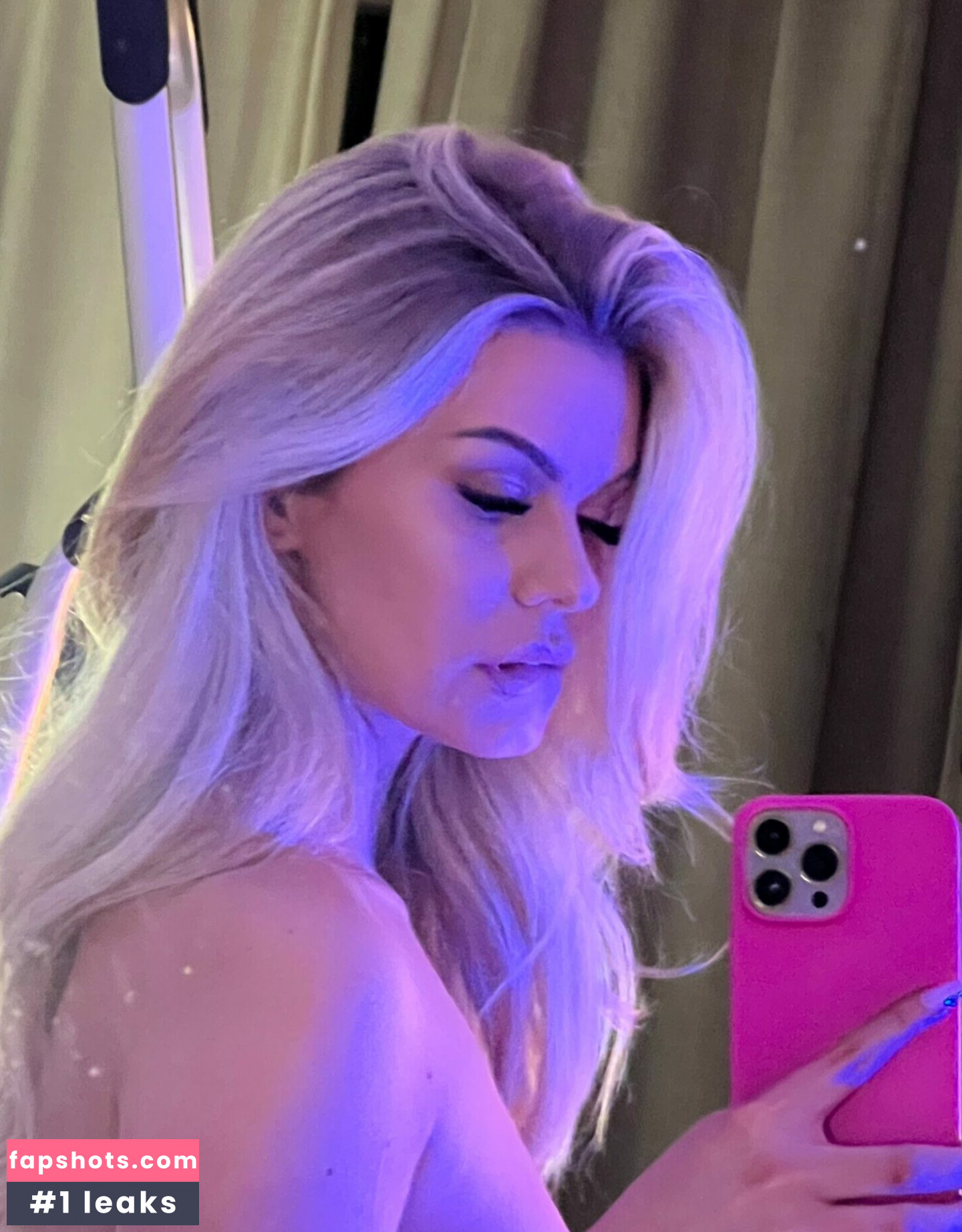 emisecret Filtración Desnuda OnlyFans Foto #3 - Fapshots