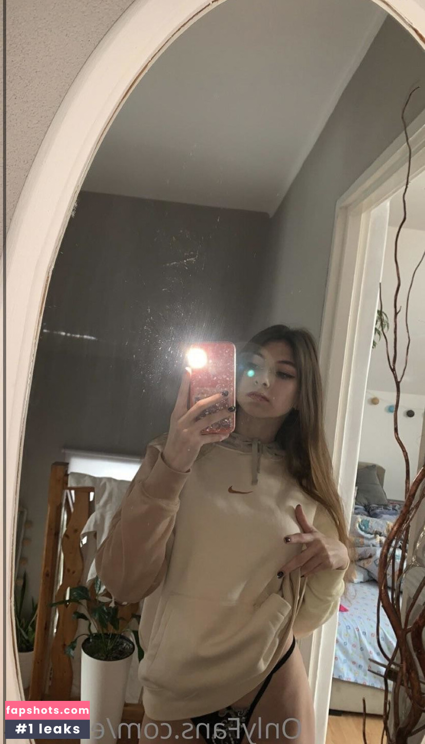 Emisia4 Nahé úniky fotek pouze od fanoušků #16 - Fapshots