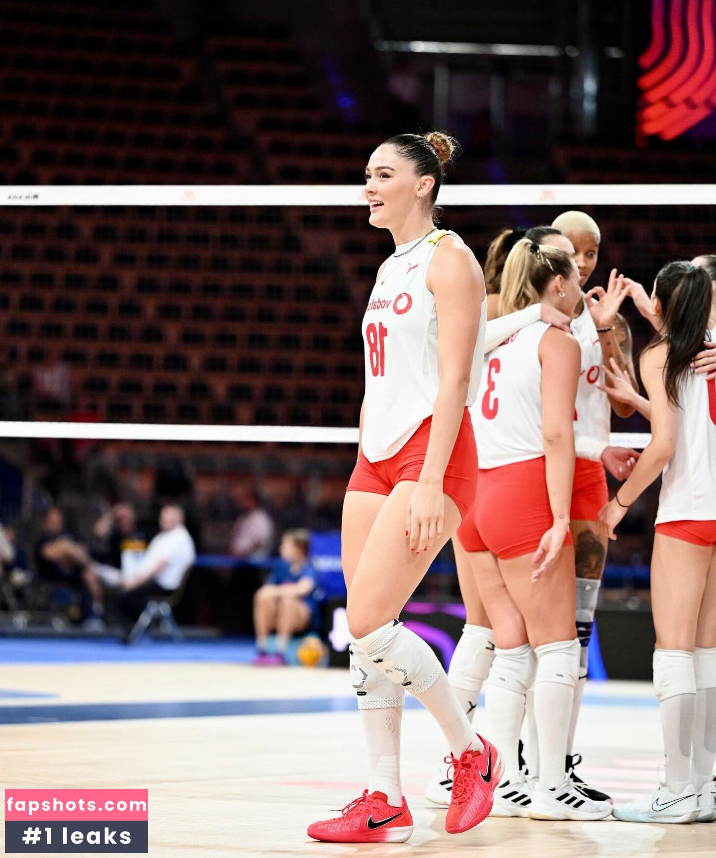 Emma Belle Nude Leaks OnlyFans Photos #2 - LeakJerk