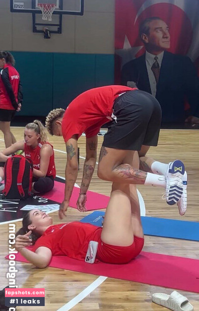 Emma Belle Nude Leaks OnlyFans Photos #26 - LeakJerk