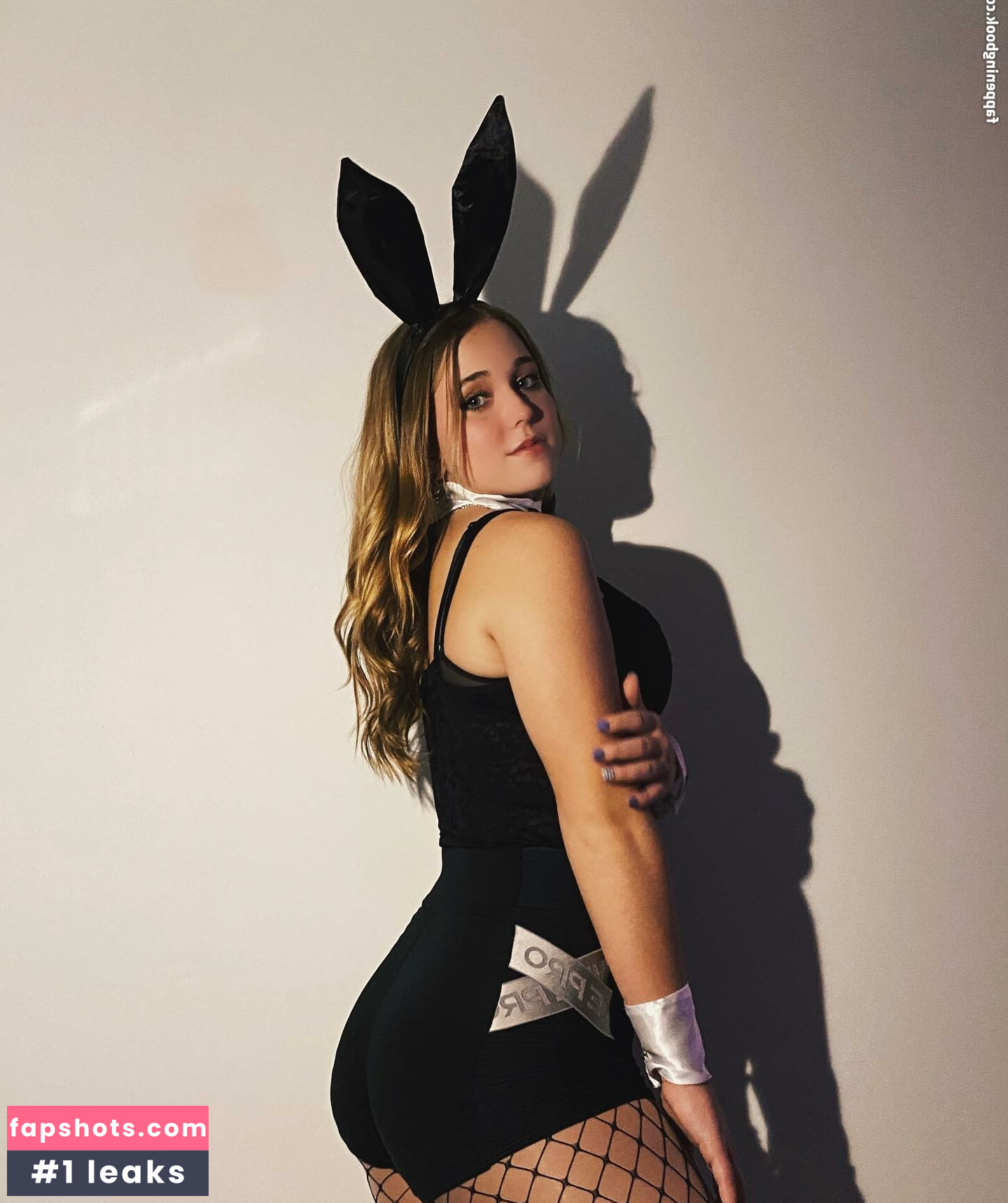 Emma Borin gallery photo #17