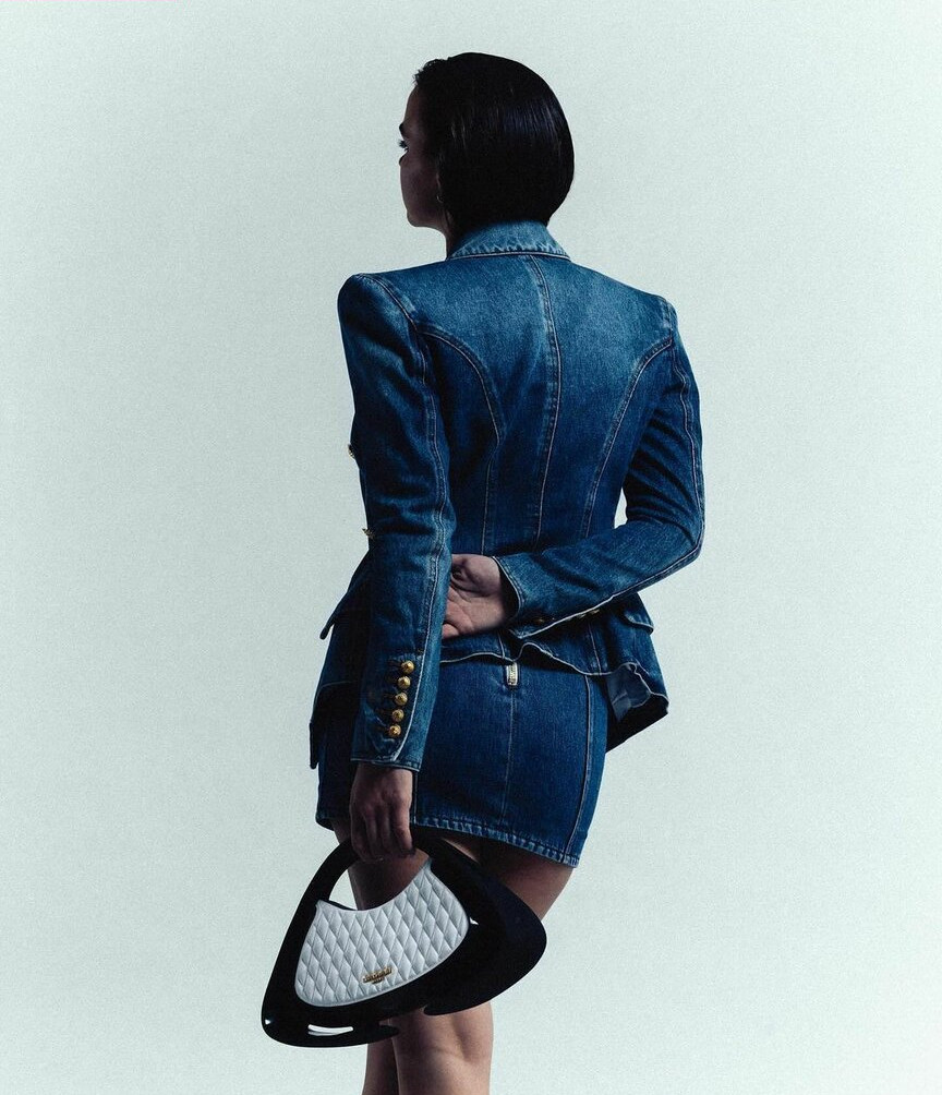 emma-brooks gallery photo #1030