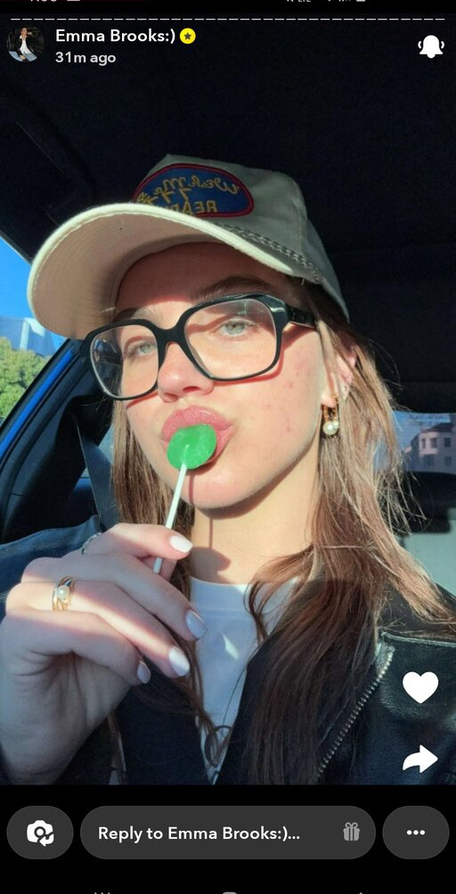 emma-brooks gallery photo #1036