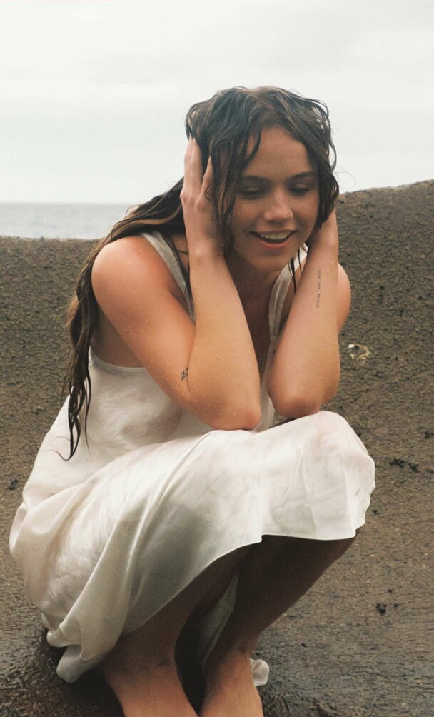 emma-brooks gallery photo #1039