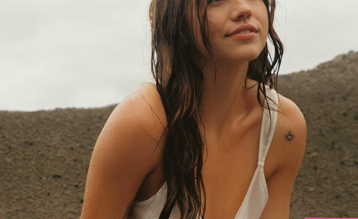 emma-brooks gallery photo #1040