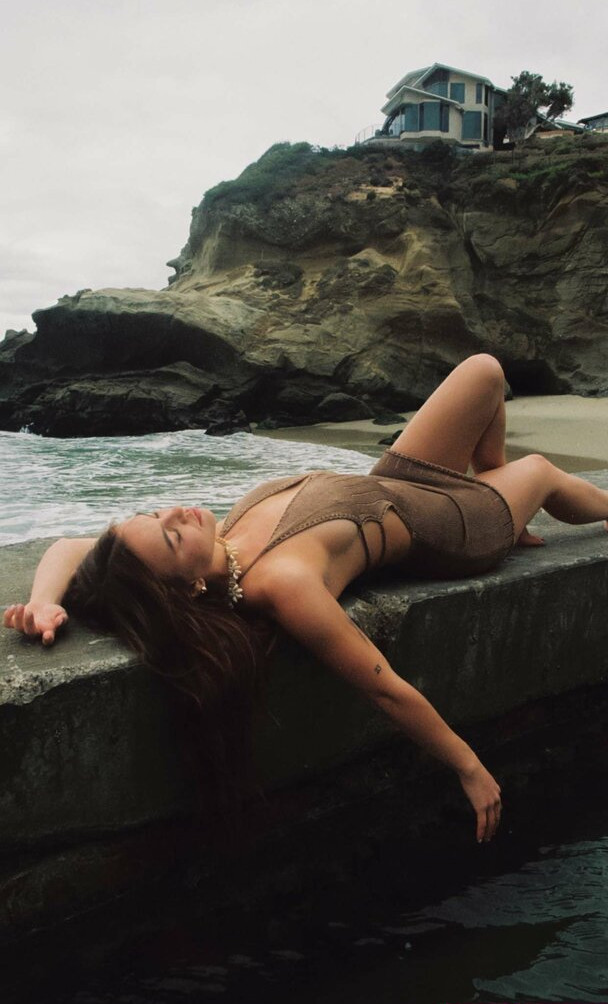 emma-brooks gallery photo #1044