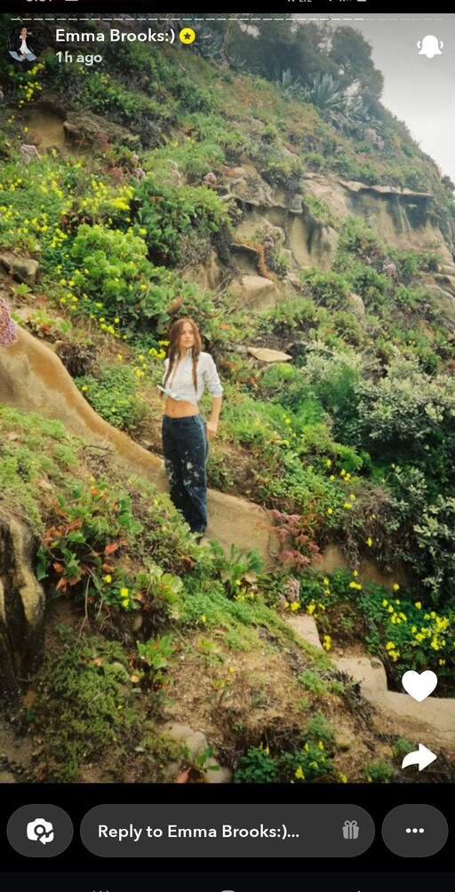 emma-brooks gallery photo #1057